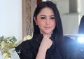 Tinggal Serumah, Dewi Perssik Ceritakan Perlakuan Ibu Mertua Padanya