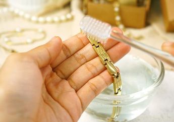 Cara Jitu Membersihkan Emas Muda yang Menghitam, Kembali Berkilau dengan 2 Bahan Saja
