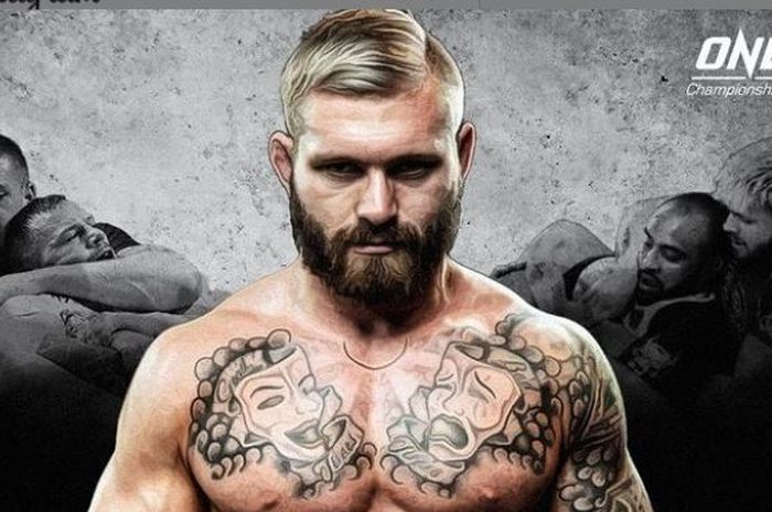 Gordon Ryan, petarung anyar ajang MMA ONE Championship yang pernah membuat malu dalang kerusuhan Khabib dan Conor McGregor pada UFC 229, Dillon Danis. 