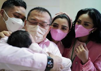 Potret Menggemaskan Baby A yang Anteng Dalam Dekapan Ashanty, Istri Anang Hermansyah Beberkan Arti Nama Cucu Pertamanya, Apa?