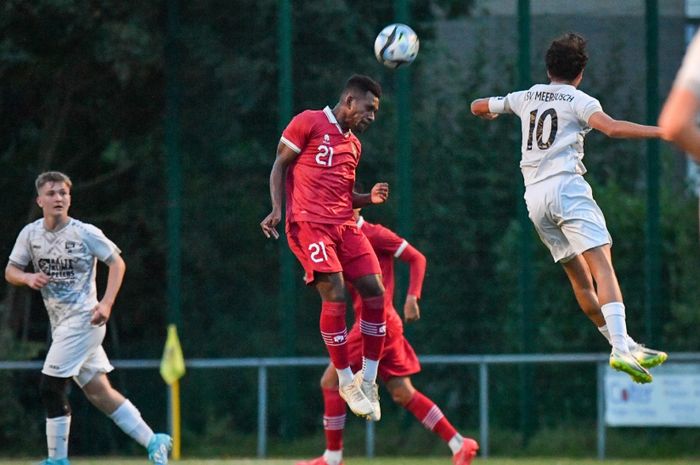 Para pemain timnas U-17 Indonesia saat menjalani uji coba perdana di Jerman melawan TSV Meerbusch U-17 pada Rabu (27/9/2023).