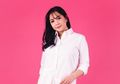 Nagita Slavina Pakai Celana Super Pendek Rp 700 Ribu di Rumah, Netizen Justru Salfok dengan Kulitnya yang Bening dan Mulus Bak Kapas!