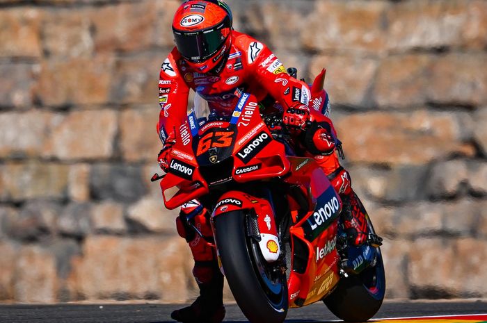 Pembalap Ducati Lenovo, Francesco Bagnaia pada sesi latihan bebas hari pertama MotoGP Aragon 2022, Jumat (16/9/2022)