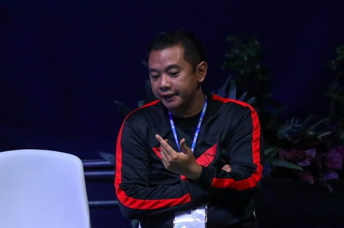 Pelatih ganda putri Indonesia, Eng Hian, saat mendampingi Greysia Polii/Apriyani Rahayu pada babak kedua French Open 2019 di Stade Pierre de Coubertin, Kamis (24/10/2019).