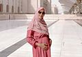 Cantiknya Paula Verhoeven dengan Hijab Ketika Foto di Depan Ka'bah Saat Jalankan Ibadah Umroh