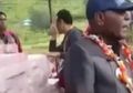Nyalinya Kelewat Berani, Geger Bupati Yahukimo Pamerkan Tumpukan Duit Rp 33 Miliar di Tengah Lapangan Terbuka Tanpa Penjagaan, Abock Busup: Uang Ini Tidak Boleh Ada yang Memotong Lagi