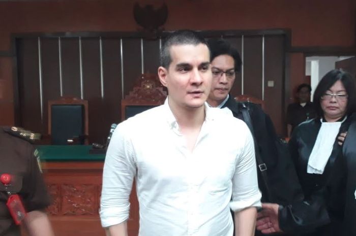 Hasil gambar untuk steve emmanuel