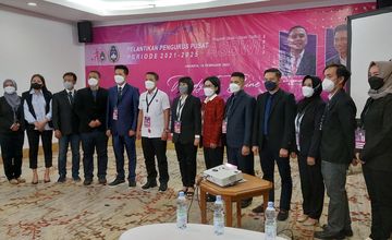 Pelantikan Pengurus Asosiasi Sepak Bola Wanita Indonesia (ASBWI) ketua Nadalsyah periode 2021-2025 resmi dilantik di Hotel Menara Peninsula, Slipi, Jakarta Barat, Sabtu (19/2/2022).