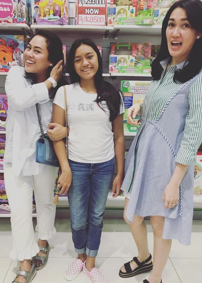 Alleia dan tante-tantenya