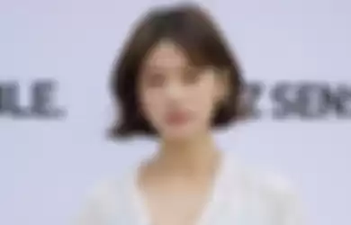 Rambut Pendek Bob Belah Tengah - Jung So Min