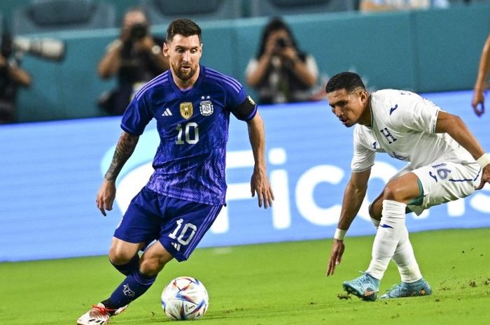 Lionel Messi dalam laga uji coba Argentina vs Honduras di Florida, Sabtu (24/9/2022).