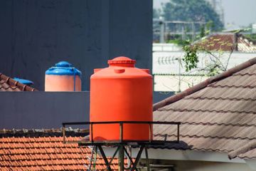 Mari Cari Tahu, Toren Air Lebih Baik Ditaruh di Atas atau Bawah Rumah? Cek Jawabannya Berikut - Semua Halaman - Sajian Sedap