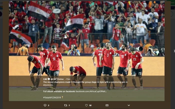 Selebrasi para pemain timnas Mesir untuk merayakan gol Mohamed Salah saat menang 2-0 atas Kongo pada laga kedua grup A Piala Afrika 2019, di Cairo International Stadium, Mesir, Rabu (26/6/2019) atau Kamis dini hari WIB.