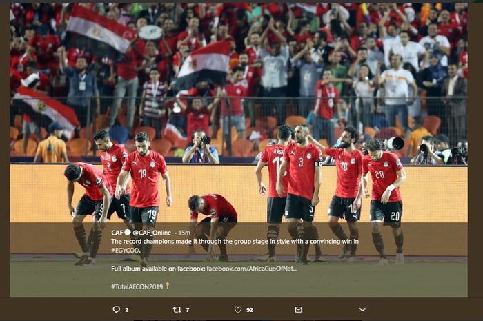 Selebrasi para pemain timnas Mesir untuk merayakan gol Mohamed Salah saat menang 2-0 atas Kongo pada laga kedua grup A Piala Afrika 2019, di Cairo International Stadium, Mesir, Rabu (26/6/2019) atau Kamis dini hari WIB.