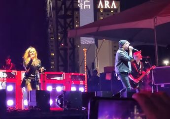 Manggung di When We Were Young, Avril Lavigne dan All Time Low Cover 'All the Small Things'-nya blink-182!
