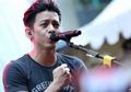 Niat Hati Pamer Foto Keren dengan Motor Gedenya, Ariel NOAH Malah Emosi Saat Ada Netizen yang Komentar Begini