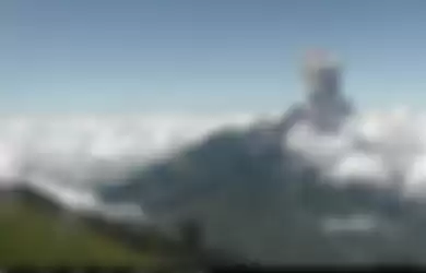Gunung Merapi Kembali Erupsi, BPPTKG Ingatkan Masyarakat untuk Waspadai Hujan Abu: Mohon Kenakan Masker dan Kacamata Saat Beraktivitas di Luar Ruangan