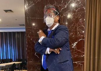 Hotman Paris Suntik Vaksin Sebanyak 3 Kali Demi Terhindar dari Virus Corona, Netizen Soroti Penampilannya: Saya Jadi Ketawa