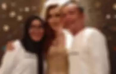 Asal Umi Kalsum nurut, orang tua Ayu Ting Ting bisa selamat dari isu langgar PPKM