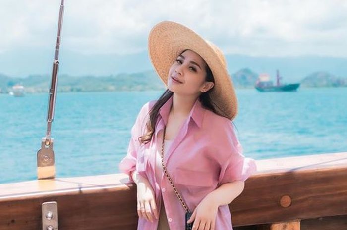  Istri Raffi Ahmad  Kepergok Lagi Olahraga di Atas Kapal 