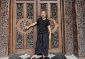 Dulu Sesumbar Ngaku Berkawan dengan Ribuan Jin, Paranormal Nyentrik Ini Mendadak Tobat Usai Rasakan Getaran Luar Biasa di Tanah Suci: Aku Menyesal Tuhan, Terimalah Tobat Saya!