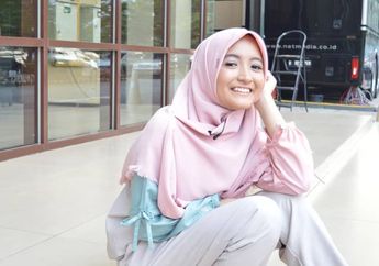 Manisnya Arafah Rianti dengan Outfit Hijab Syar'i Warna Pastel. Bisa Ditiru!