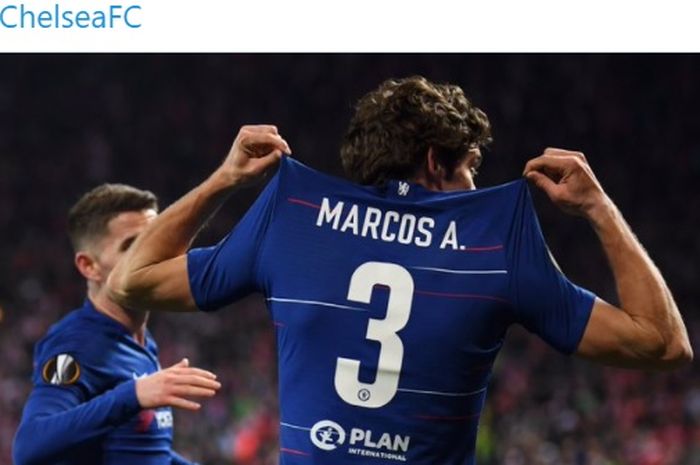 Bek sayap kiri Chelsea, Marcos Alonso.