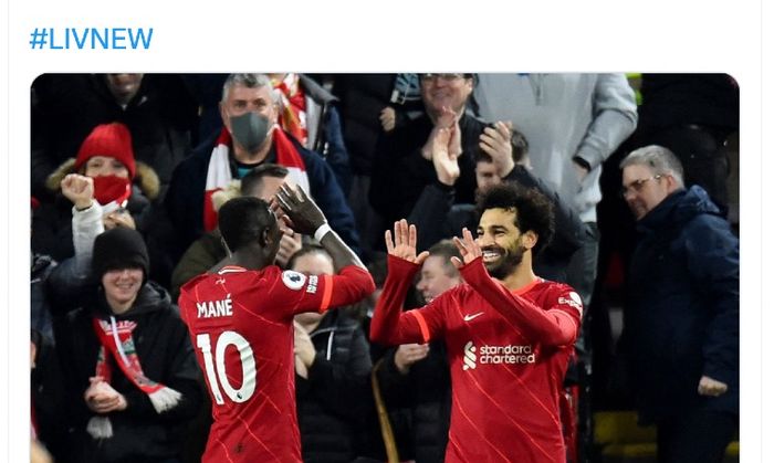 Selebrasi dua pemain Liverpool, Sadio Mane dan Mohamed Salah, saat melawan Newcastle United di Anfield, Kamis (16/12/2021) waktu setempat atau Jumat dini hari WIB.