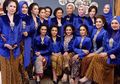 Serunya Makan Bareng Artis Berkebaya Biru, Sajiannya Bikin Ngiler!