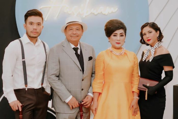 Potret Yakup Hasibuan dan Jessica Mila bersama Otto Hasibuan.