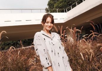 Enzy Storia Positif COVID-19, Hibur Diri Sendiri dengan Bikin Balon Virus Omicron!