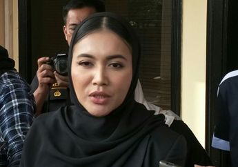 Denada Hanya Terdiam Saat Ustaz Dhanu Ungkap Penyebab Shakira Sakit Leukimia, Sang Ustaz: Berarti Antara Bapaknya Shakira atau Mbak Denada itu Pernah Marah pada Orang Tua