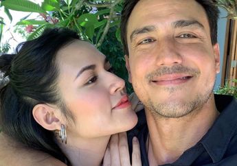 Masih Sembunyikan Wajah Putrinya, Raisa Andriana Pamer Foto Keluarga Pakai Masker yang Bikin Netizen Salfok: Kedodoran Itu Maskernya