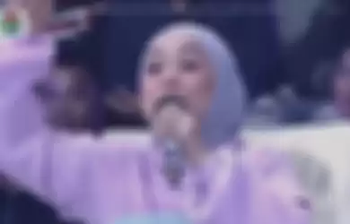 Lesti Kejora emosi Rizky Billar berani panggil wanita lain sayang di hadapannya.