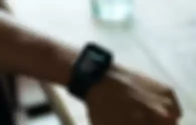 Ilustrasi menggunakan ChatGPT di aplikasi Petey untuk Apple Watch.