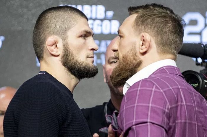 Rivalitas pensiunan jagoan, Khabib Nurmagomedov (kiri), dan bintang UFC, Conor McGregor (kanan).