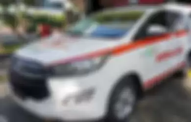 Ambulans Kijang Innova