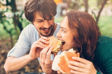 Berbagi makanan bisa timbulkan penyakit