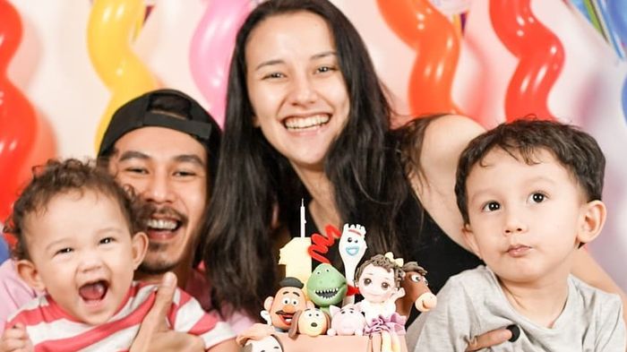 Fandy Christian dan Dahlia Poland