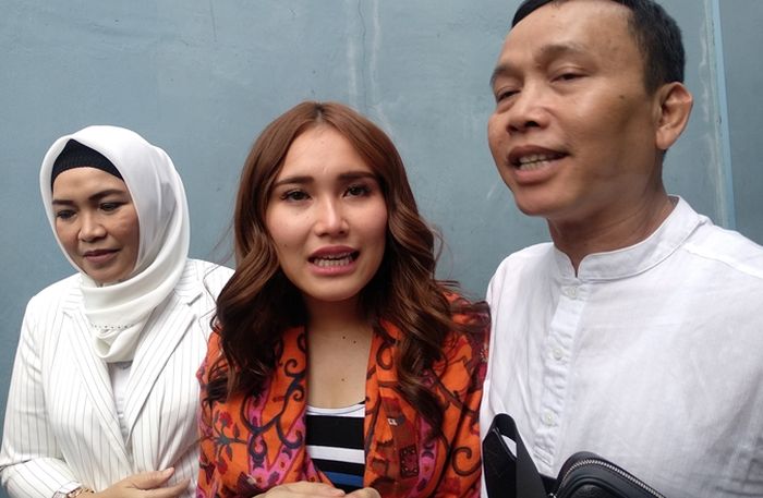 Bak mata duitan, Umi Kalsum blak-blakan minta dibiayai hidup oleh calon suami Ayu Ting Ting