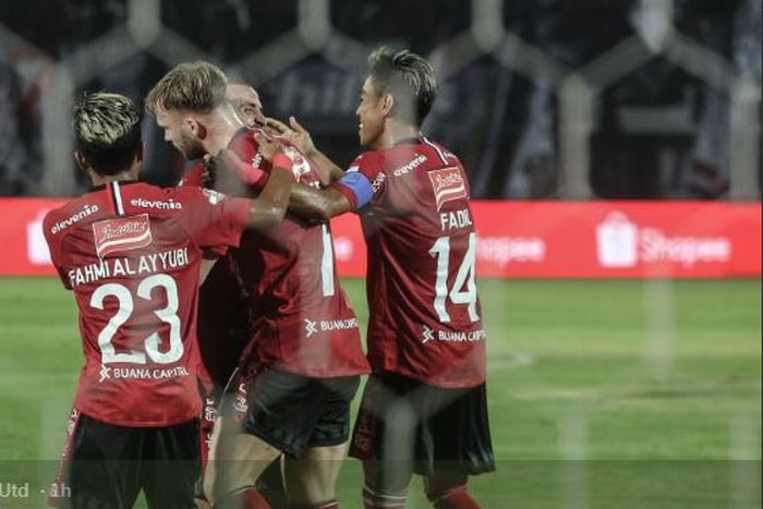 Pemain Bali United merayakan gol Melvin Platje ke gawang PSS Sleman, 22 Juli 2019.