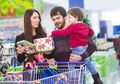 #LovingNotLabelling: Si Kecil Sering Merengek Saat Diajak ke Mall? Daripada Memarahinya di Depan Umum, Lebih Baik Moms Lakukan Trik Berikut Ini