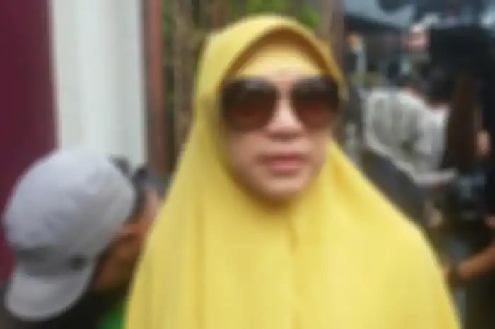 Dorce Gamalama dilarikan ke rumah sakit. Sebelumnya sempat dirawat seminggu karena penyakit diabetes.