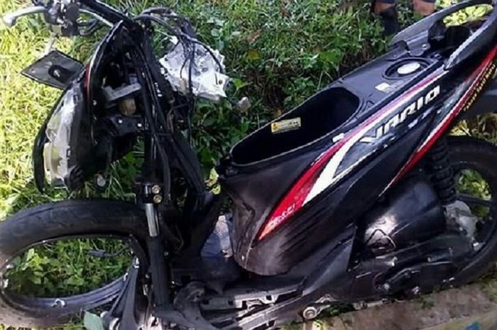 Naik Honda Vario Hantam GL Pro, Ayah Pedangdut Uut Permatasari Tewas - Otomotifnet