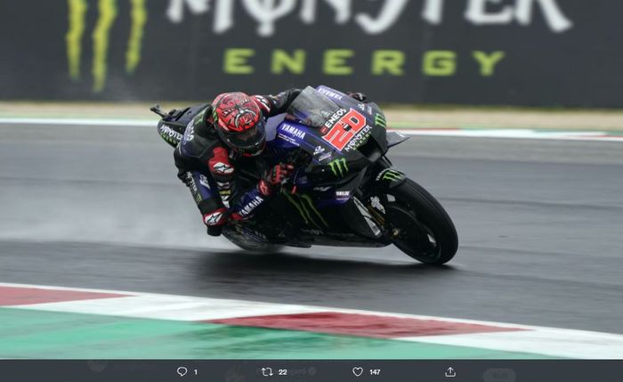 Pembalap Monster Energy Yamaha, Fabio Quartararo, saat mengaspal pada FP1 dan FP2 MotoGP Emilia Romagna 2021 di Sirkuit Misano, Italia, Jumat (22/10/2021).
