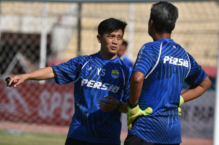 Pelatih Fisik Persib Bandung, Yaya Sunarya.