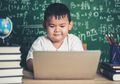 Tips Sederhana untuk Membuat Si Kecil Tetap Fokus Selama Belajar Online di Rumah Saja dari Pakarnya, Catat Moms!