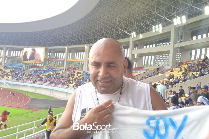 Ramon, suporter Argentina sekaligus ayah dari Juan Vilalba, yang hadir di Stadion Manahan, Solo, untuk menonton laga melawan Jerman di semifinal Piala Dunia U-17 2023, Selasa (28/11/2023).