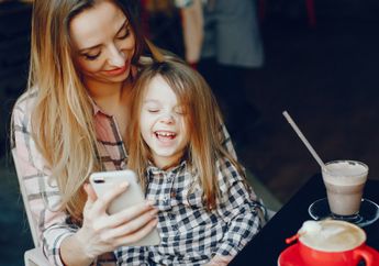 Lelah Fisik dan Mental Saat Mengurus Anak di Tengah Pandemi? Ternyata Begini Cara Mengatasinya Menurut Ahli, Moms!