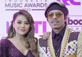 Bareng Atta Halilintar, Aurel Hermansyah Makan Indomie di Warung Kopi Pakai Scarf Harga Jutaan Rupiah